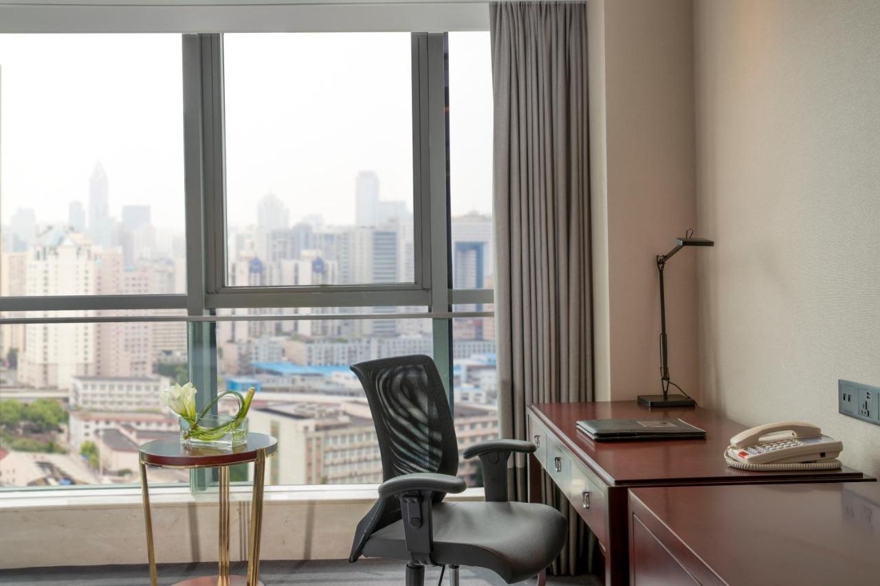 Doubletree By Hilton Shanghai Jing'An Экстерьер фото